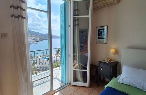 Ydrousa House | Blue Dolphin