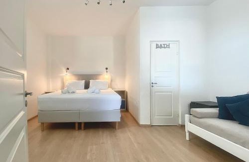 Vagia Apartment | Blue Dolphin Studios and Apartment