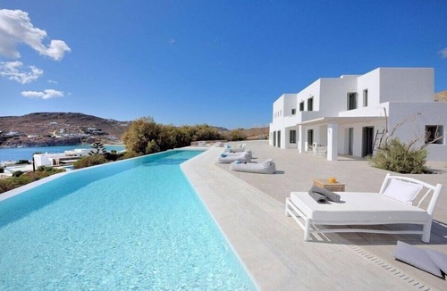 Mykonos Villa | Blue Emerald Seafront 18-Bed Villa w/Pool & Jacuzzi