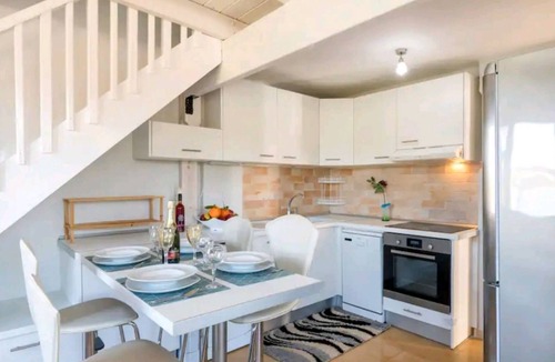Old Town Apartment | Blue Haven Beach Loft Apartment
