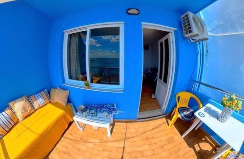 Haraki Apartment | Blue House Beach Apartment - Sleeps 4 & Balcony
