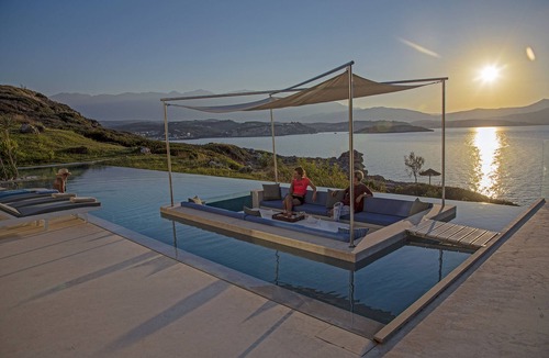 Plaka House | Blue Paradise Chania is a luxurious seafront estate providing space and privacy.