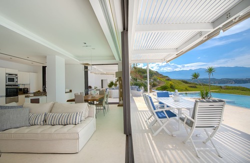 Plaka House | Blue Paradise Chania is a luxurious seafront estate providing space and privacy.