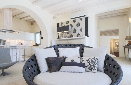 Xilokeratidi Villa | Bluewave Villa, high-end property which combines luxury, privacy and tranquility by Elite Estates.