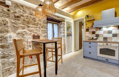Doukades Apartment | Botzos Residence - Terracotta Suite