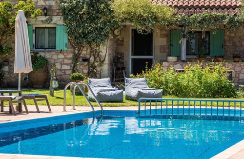 Filippos Villa | Boutique Villa Petra Eleni