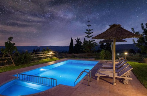 Filippos Villa | Boutique Villa Petra Eleni