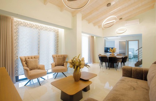 Nidri Apartment | BRAND NEW LUXURY APARTMENT IN CENTRAL LOCATION IN NIDRI, LEFKADA.