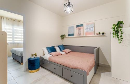 Athens City Centre Apartment | Brand New Modern Stylish 6BDR 3BATH APT-Athens