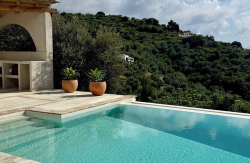 Skopelos Villa | Brand-New Villa 'Maison Magnolia', Infinity Pool & Sea View above Skopelos Town