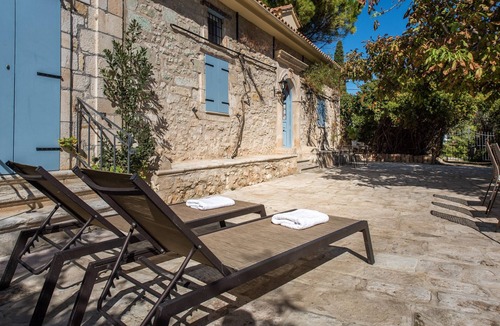 Kallithea House | Bratis 4-bedroom Holiday Home