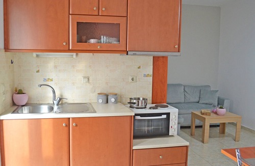 Rethymno Apartment | Budget apt,3 guests,Town center,No car needed,Next to taverns,bars,amenities 24