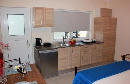 Haraki Apartment | Budget Studio 2 - renovated January 2020