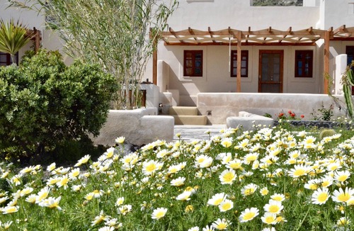 Imerovigli House | Cactus hideaway with sea views
