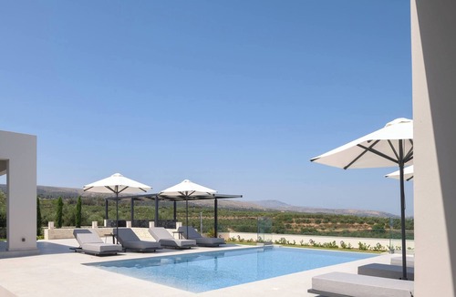 Skouloufia Villa | Caelum Villa with Heated Pool, By Hellocrete