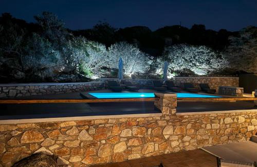 Galissas Apartment | Caldera Suites "Ελιά"
