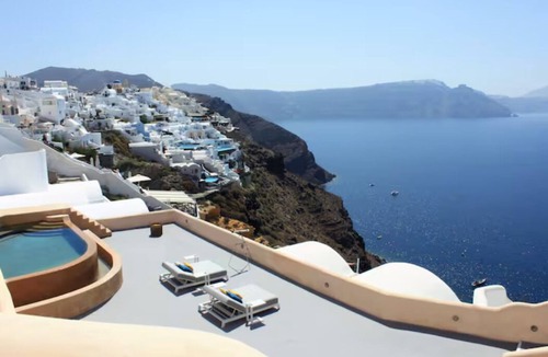 Oia Villa | Caldera villa 520 with private swimming pool and sea view