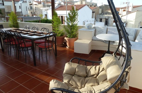 Atsipópoulon Apartment | Calergi 8❤️️Self check-in❤️Very Fast Wi-Fi🌼Private outdoors space🏡Kitchen❤️️