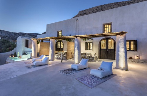 Santorini Villa | Canava Villas #2 with Private Pool @Medieval Village , Santorini