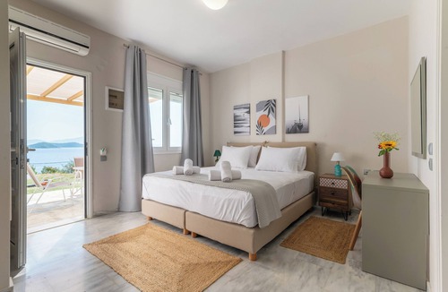 Katsarou House | Cape Blue Suites
