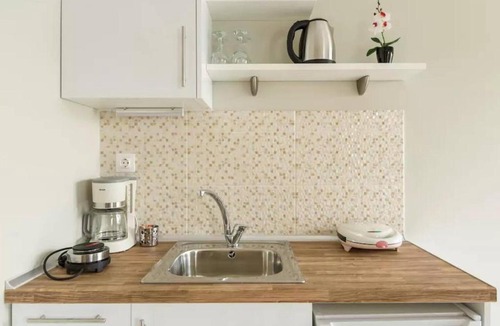 Thessaloniki City Centre Apartment | Caravanserai Studio 5