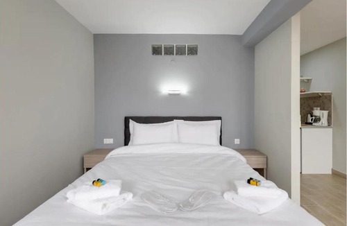 Thessaloniki City Centre Apartment | Caravanserai Studio 8