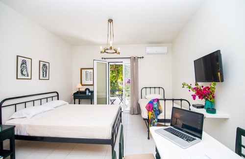 Kefalonia Apartment | Casa Bugannvilla 4 in Minia