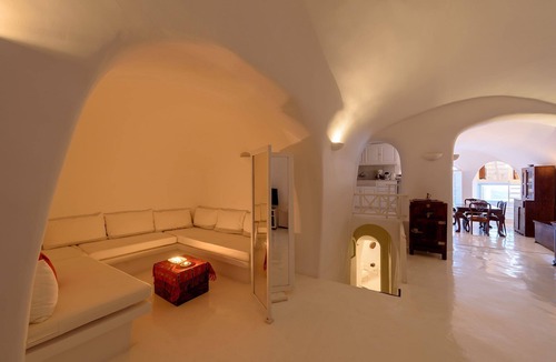 Oia House | Casa Daphne - My Rental Homes
