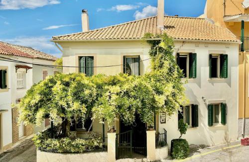 Esperion Villa | Casa Dolce with private plunge pool by DadoVillas