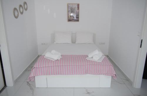 Apalos Apartment | Casa Elia AXD