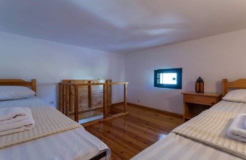 Votsi Apartment | Casa Milos Traditional Villa 190 m to the beach