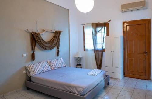 Xifias House | Casa Sofianna 2-bedroom home next to sandy beach