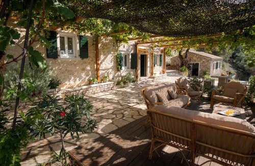 Petaleia Villa | Castelli Cottage