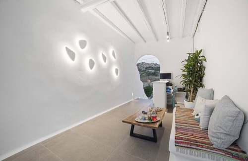 Stelida House | Cave Suites