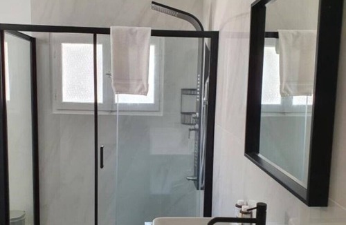 Igoumenitsa House | Center town! Private parking- 5 min from the beach!