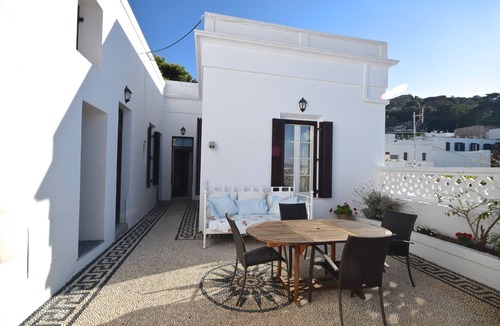 Lindos Villa | Central Lindos village house.20% OFF IN JUNE ON BOOKINGS OF 7+ DAYS. CONTACT ME!