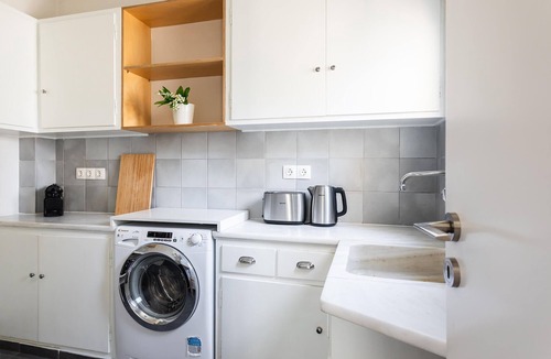 Athens City Centre Apartment | Central Stylish 1BD Apartment in Plaka