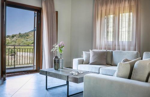 Dhrakata House | Cephalonian Countryside Villa