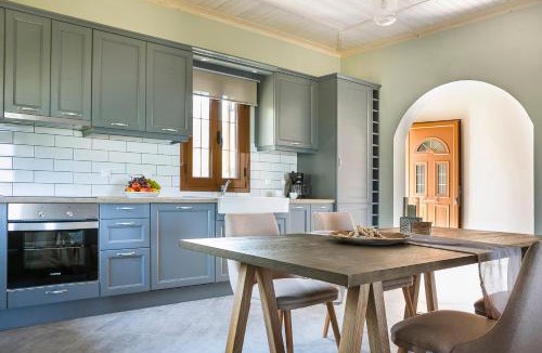 Dhrakata House | Cephalonian Countryside Villa