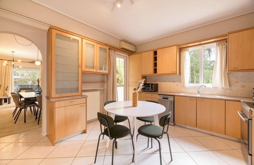 Khalandrion Apartment | Chalandri Living: 3-Bedroom Luxury Apartment