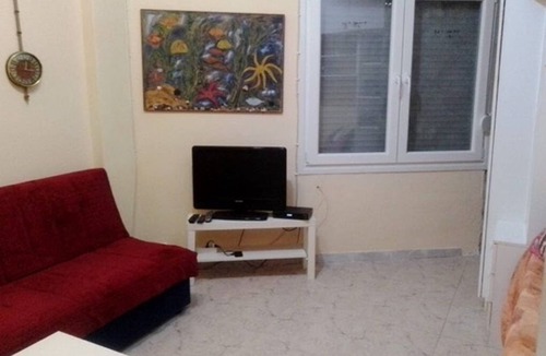 Kallikratia Apartment | Charming 1-bedroom apartment with AC, WiFi in lovely Nea Kallikratia.