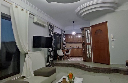 Kastoria Apartment | Charming 1-bedroom apartment in welcoming Kastoria with WiFi, AC