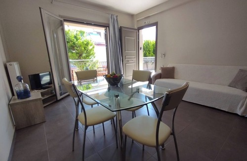 Karavomylos Apartment | Charming 1-bedroom apartment with AC, WiFi in amazing Karavomylos