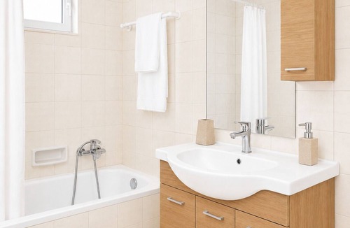 Georgioupolis Bed & Breakfast | Charming 1 triple-bedroom in quaint Georgioupoli with AC
