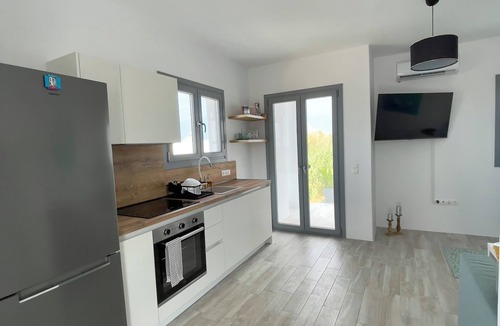 Kastraki House | Charming 2-bedroom house with AC and WiFi in welcoming Kastraki