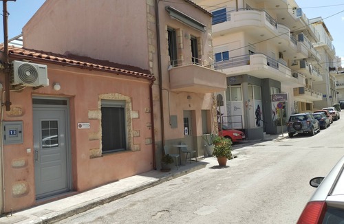 Chania Town House | Charming 2-bedroom house 30m from beach,with WiFi, AC in delightful Chania