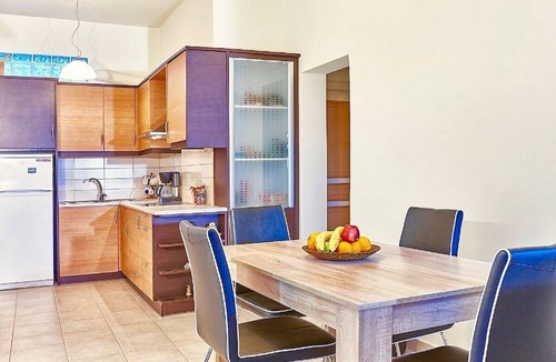 Karteros Villa | Charming 5-Bedroom Villa, Large Garden, Private Pool, Sea View - 800 m to a Sandy Beach in Karteros