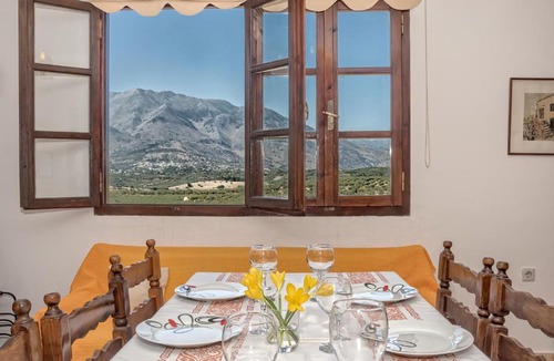 Episkopi House | Charming Country Home with Almyros Bay Panoramic Views 5 Min to Beach