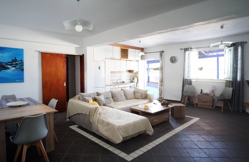 Gavrio House | Charming house by the beach