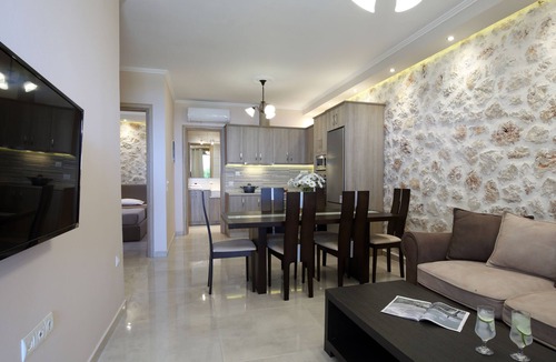 Kavallos Apartment | Charming suite Irida just few minutes from Kathisma & Mylos Beach